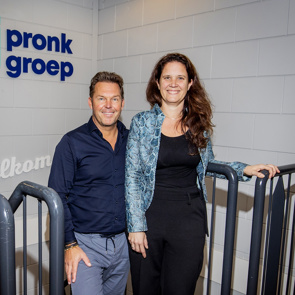 Laura Willems, Pronk Groep